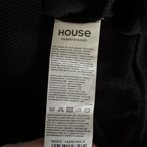 Chic Black Graphic Hoodie - Picture 5 of 6